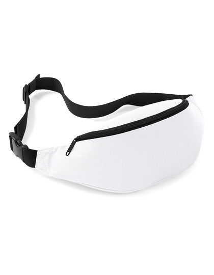 Hvid bæltetaske med sort lynlås og justerbar sort rem med plastikspænde, placeret på en ensfarvet hvid baggrund.