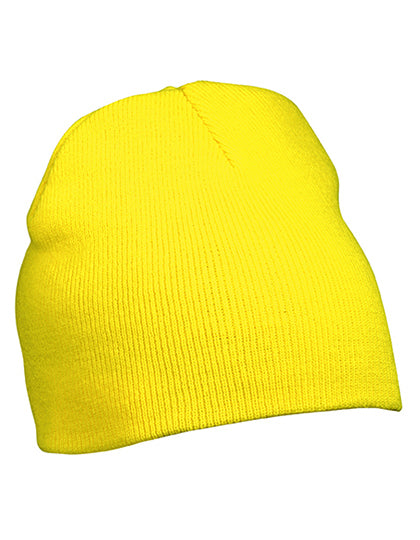 En gul strikket hue står alene mod en hvid baggrund.